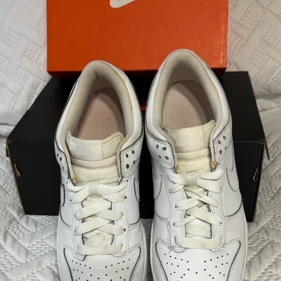 Nike Dunks Triple White 2007 ‘07 Woman Lady Size 10 Sneakers Running Shoes - Picture 5 of 9